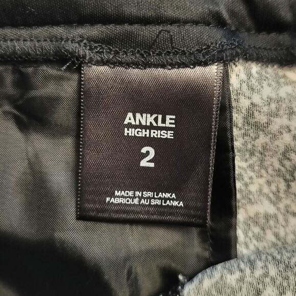 Express Size 2 Ankle High Rise Tie Belt Waist Black White Print Pants - Picture 4 of 5